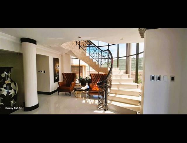 5 BEDROOM HOUSE FOR SALE IN MOUNT EDGECOMBE